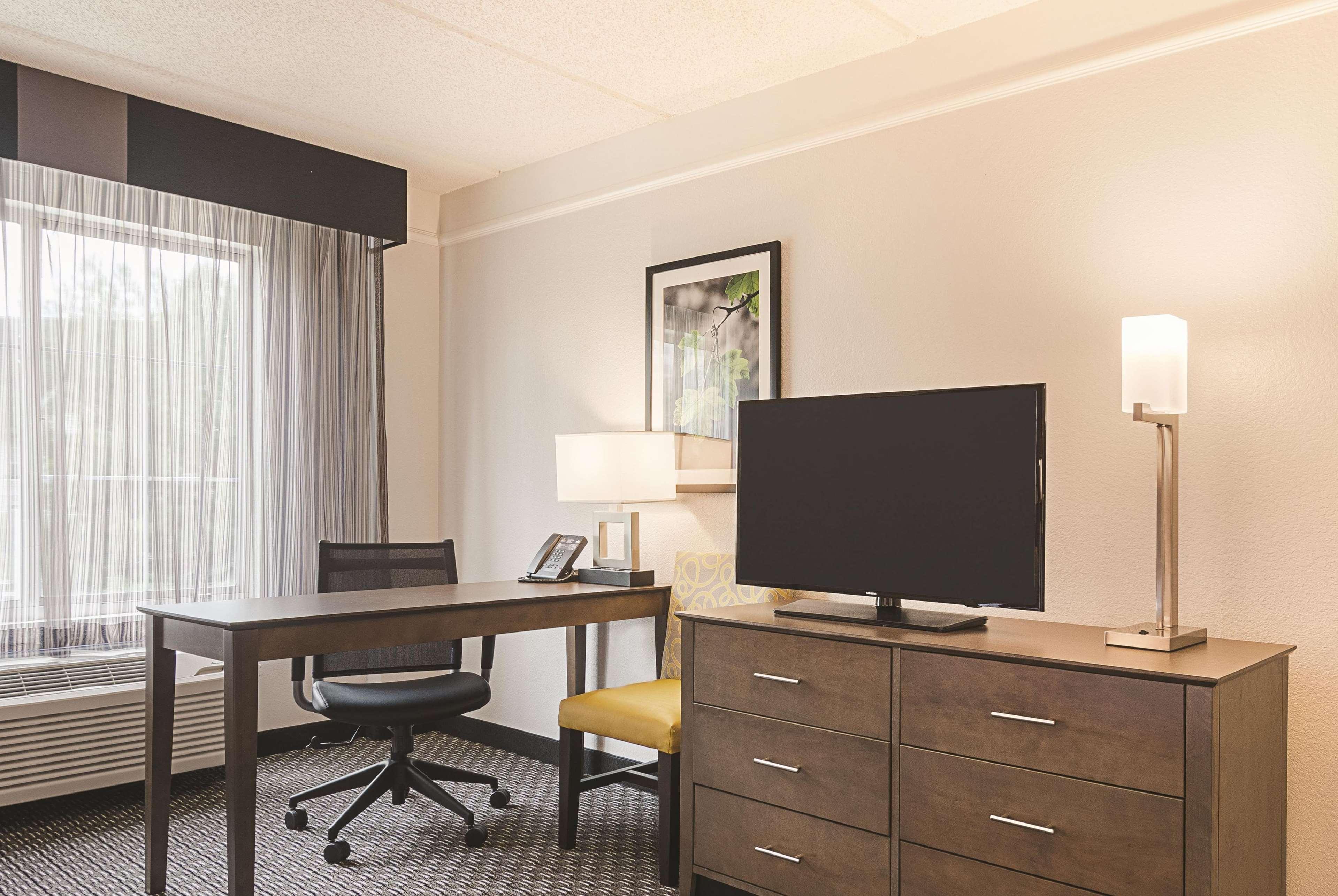 Hotel La Quinta By Wyndham Atlanta Perimeter Medical à Sandy Springs Extérieur photo