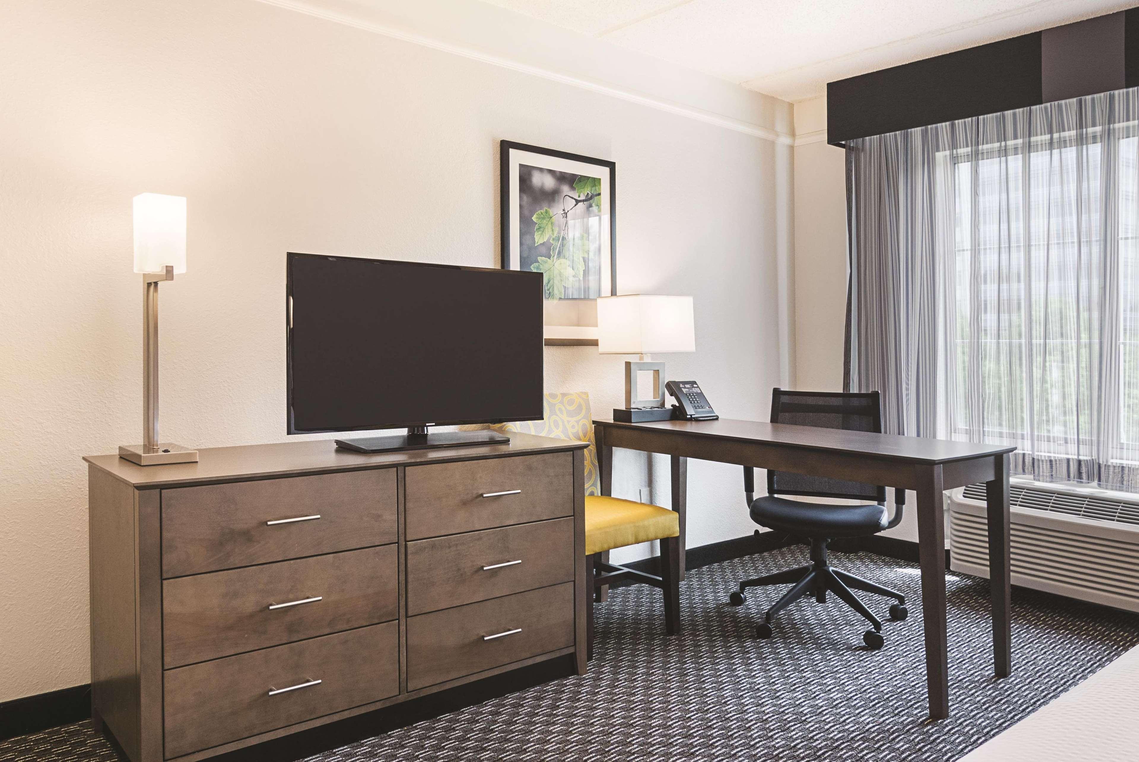Hotel La Quinta By Wyndham Atlanta Perimeter Medical à Sandy Springs Extérieur photo