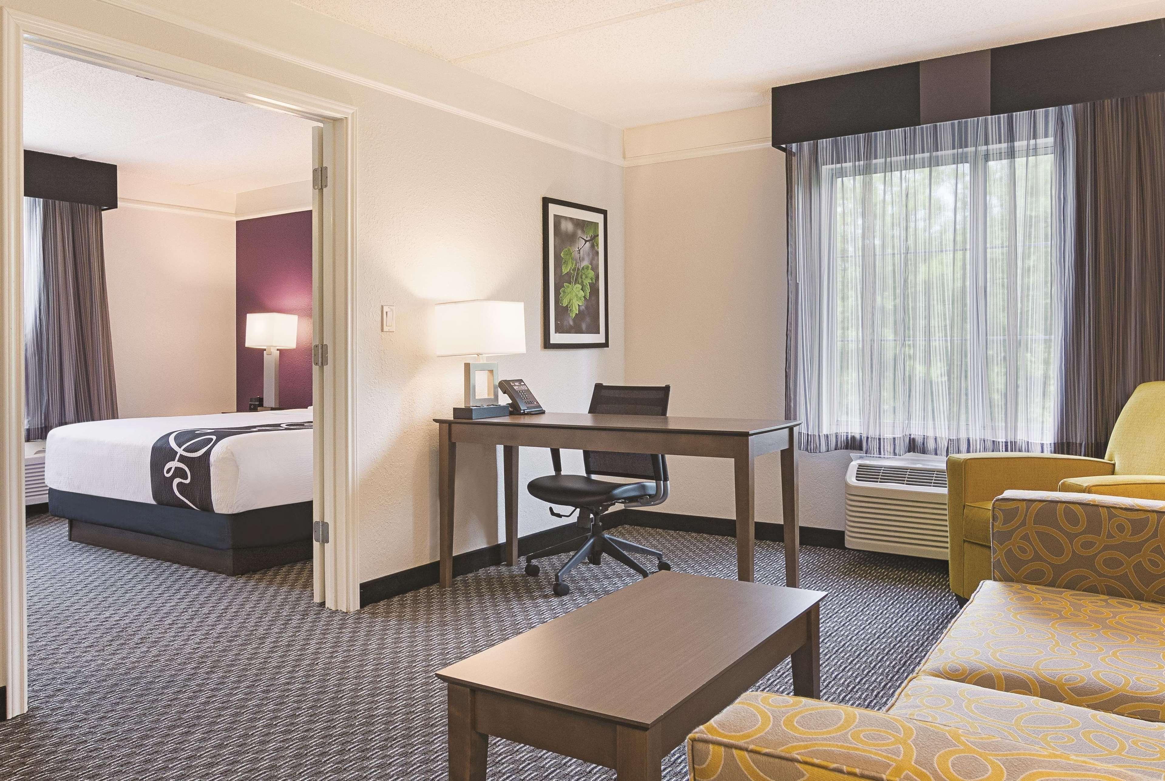 Hotel La Quinta By Wyndham Atlanta Perimeter Medical à Sandy Springs Extérieur photo