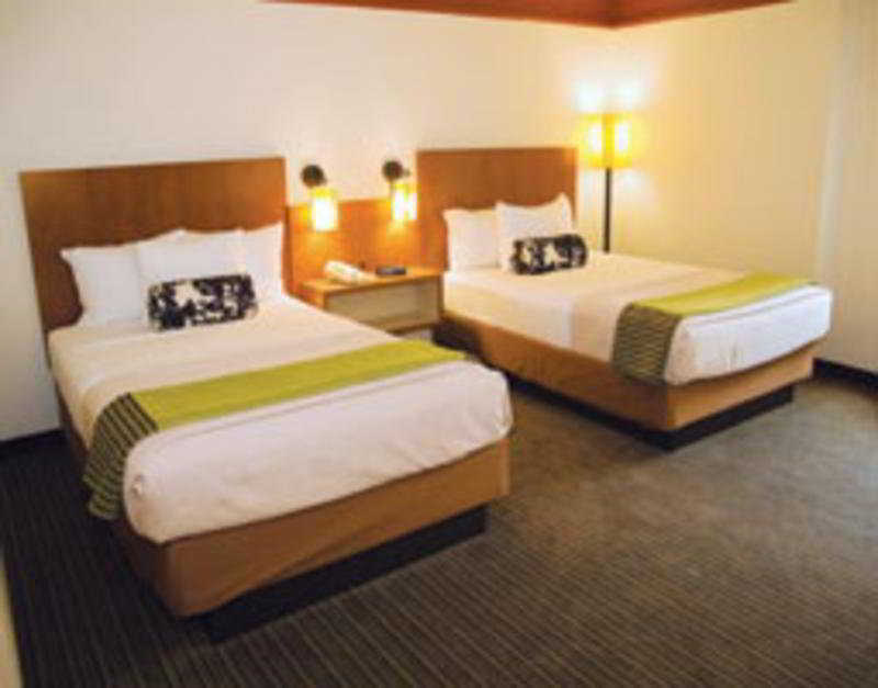 Hotel La Quinta By Wyndham Atlanta Perimeter Medical à Sandy Springs Chambre photo